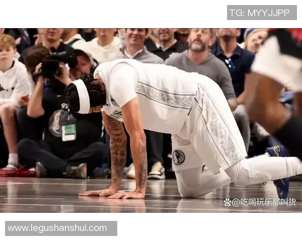 热火与独行侠激战正酣NBA赛场精彩对决引发球迷热议